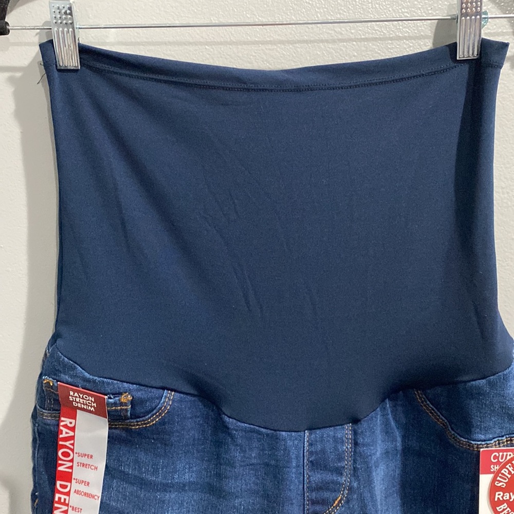 S.O.N.G Maternity Curvy Shorts Size Medium - Picture 4 of 6